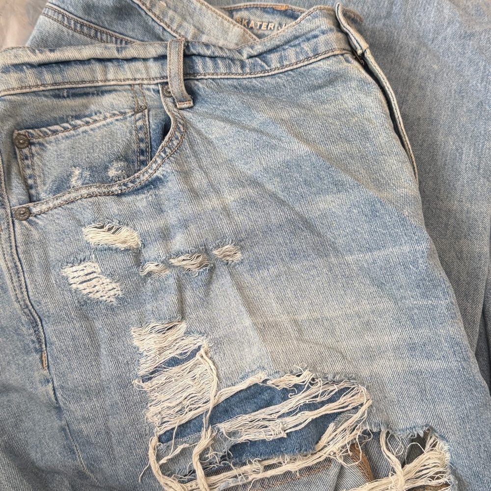 American Eagle Outfitters Relaxed Distressed Jeans - Light Blue - Picture 3 of 5